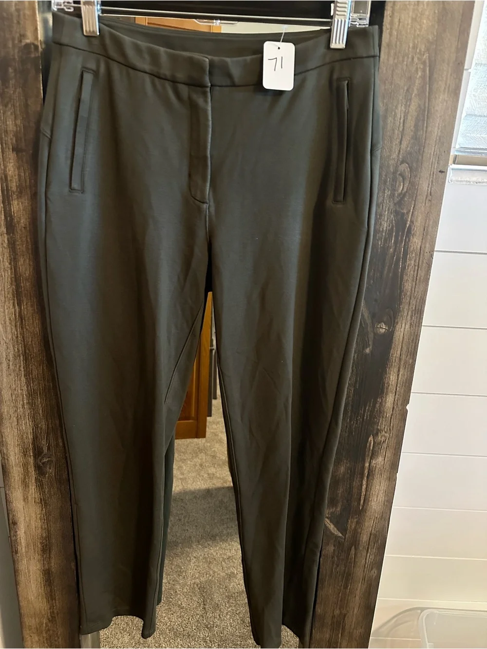 Lululemon Womens Olive Green Pull On Tapered Pants Zip Pocket Stretch size 6?